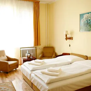 Hotel Bara Junior Budapest